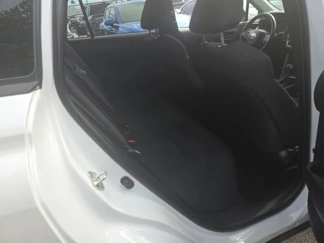 2022 Toyota Corolla Cross LE photo 21