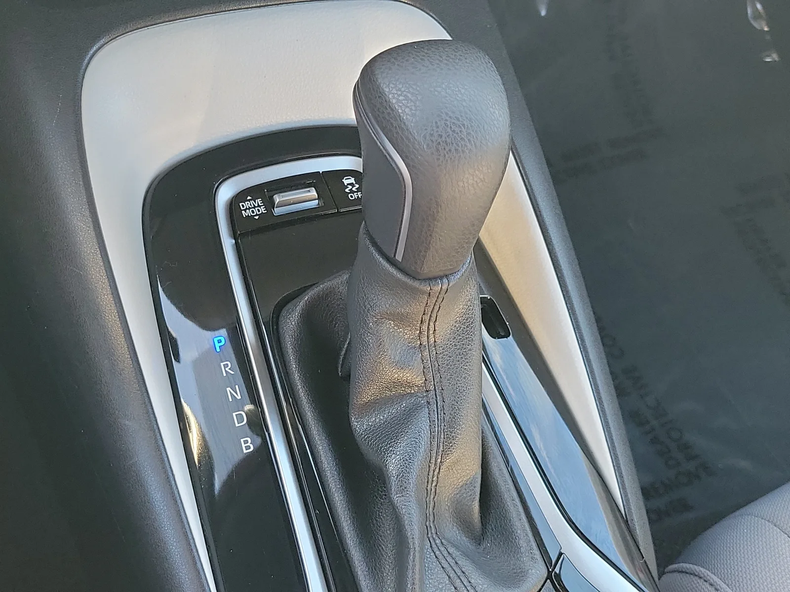 2024 Toyota Corolla SE photo 32