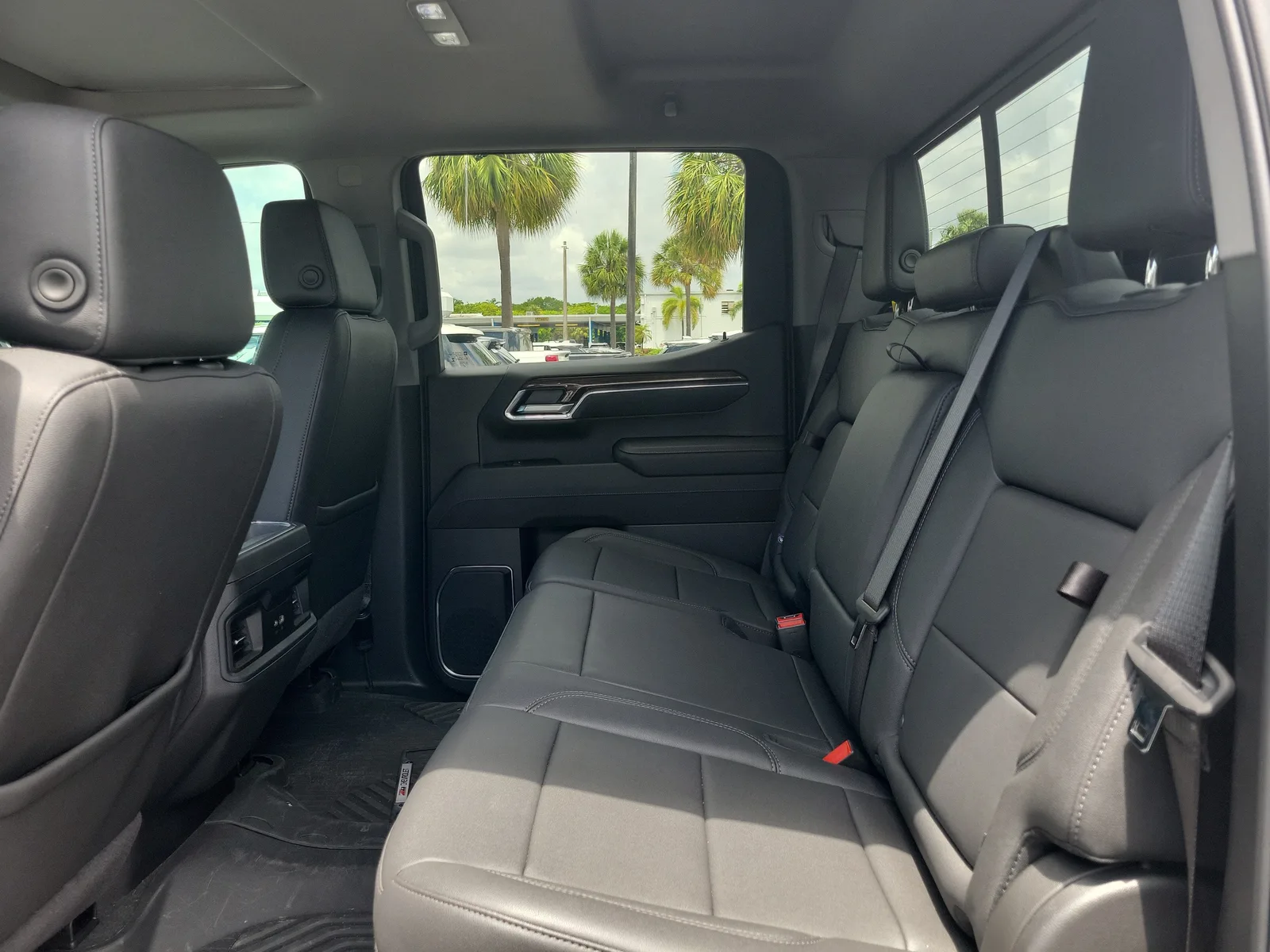 2025 Chevrolet Silverado 1500 LT Trail Boss photo 9