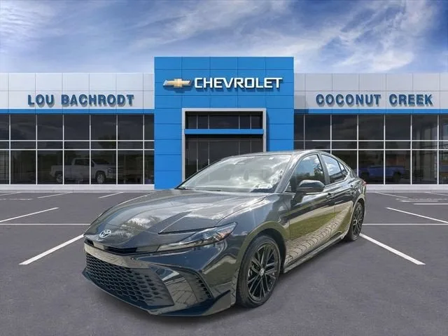 2025 Toyota Camry LE photo 4