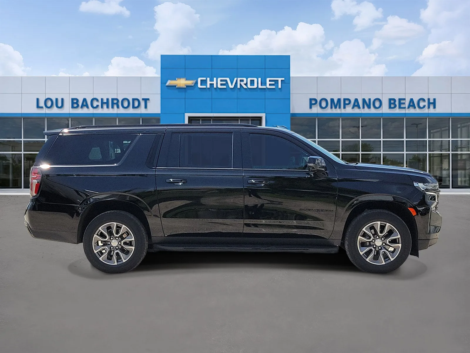 2023 Chevrolet Suburban RST photo 2