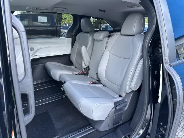 2026 Toyota Sienna XLE photo 27