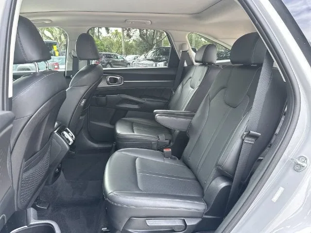 2023 Kia Sorento SX photo 27