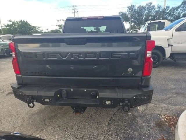 2022 Chevrolet Silverado 1500 LTD RST photo 3