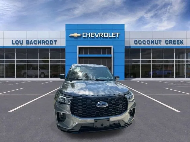 2025 Ford Explorer ST-Line photo 3