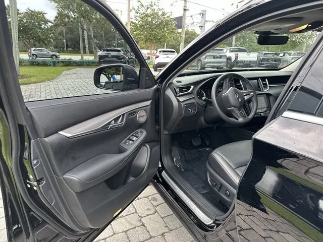 2023 INFINITI QX50 LUXE photo 22