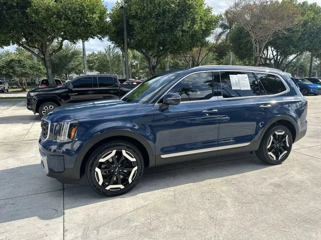 2023 Kia Telluride S photo 16