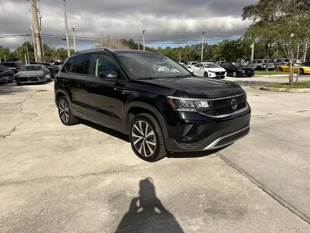 2024 Volkswagen Taos SE photo 15
