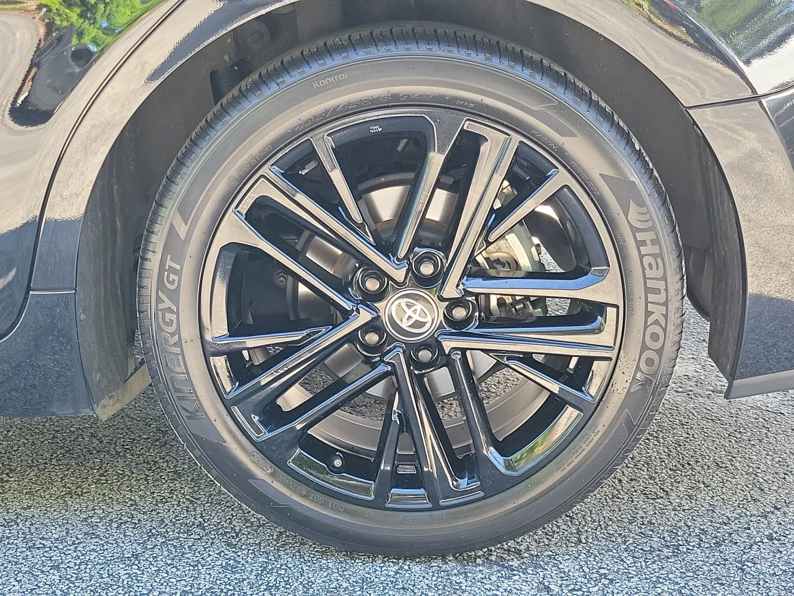2025 Toyota Camry LE photo 9