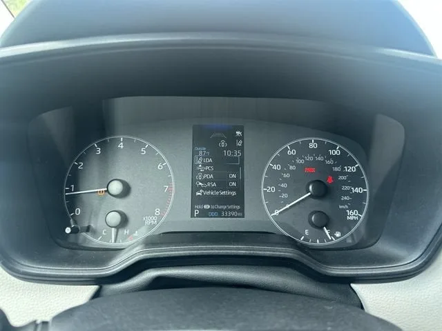 2024 Toyota Corolla LE photo 26