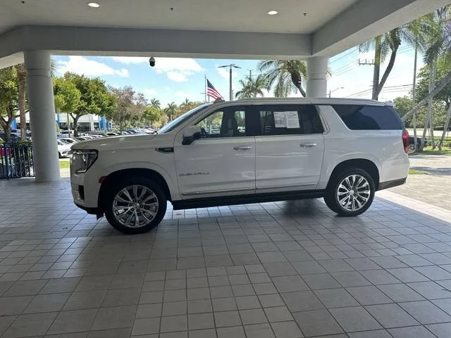 2022 GMC Yukon XL Denali photo 19