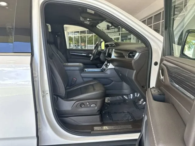 2022 GMC Yukon XL Denali photo 29