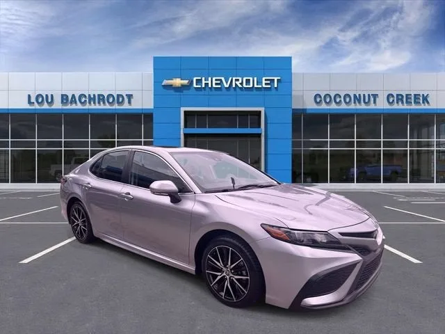 2024 Toyota Camry SE photo 2