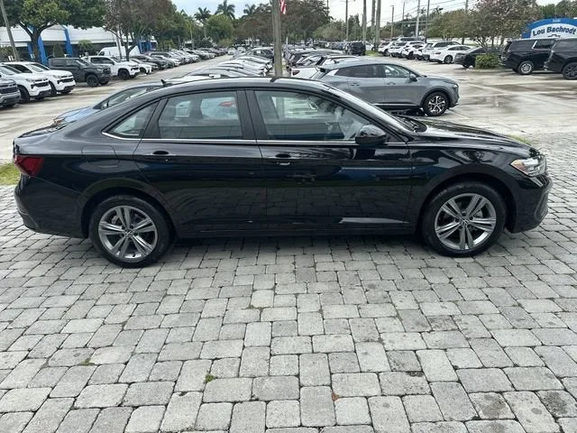 2024 Volkswagen Jetta SE photo 14