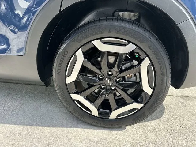 2023 Kia Telluride S photo 11