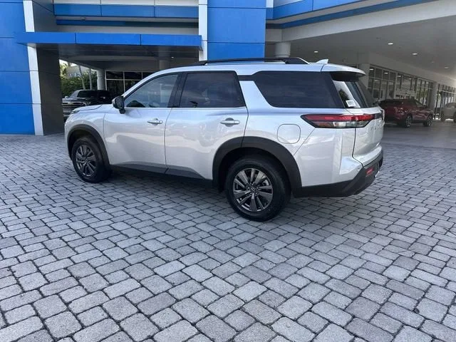 2025 Nissan Pathfinder SV photo 33