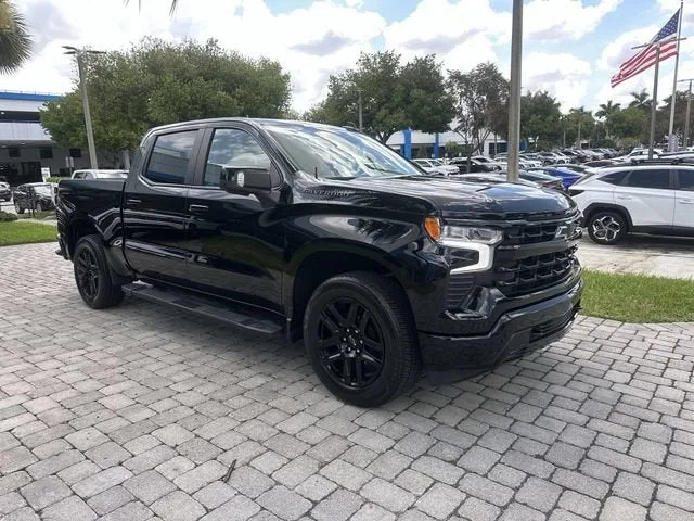 2024 Chevrolet Silverado 1500 RST photo 16