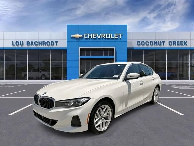 2025 BMW 3 Series 330i photo 4