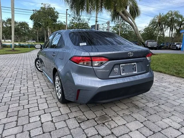 2023 Toyota Corolla LE photo 12