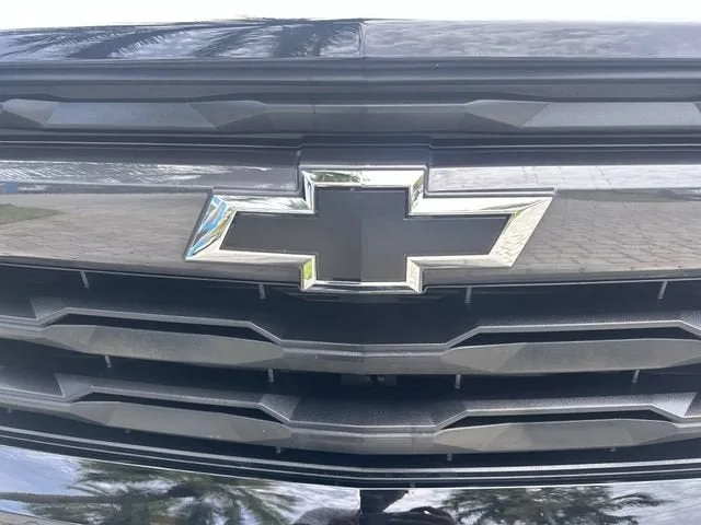 2024 Chevrolet Colorado LT photo 10