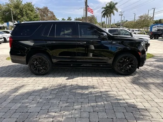 2021 GMC Yukon Denali photo 14