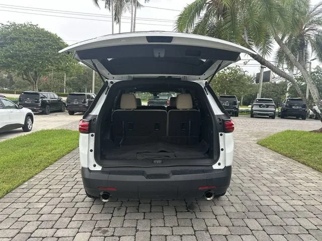 2023 Chevrolet Traverse LS photo 28
