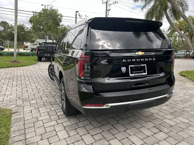 2026 Chevrolet Suburban LS photo 12