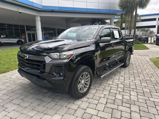 2024 Chevrolet Colorado LT photo 37