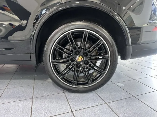 2018 Porsche Cayenne PLATINUM EDITION photo 11