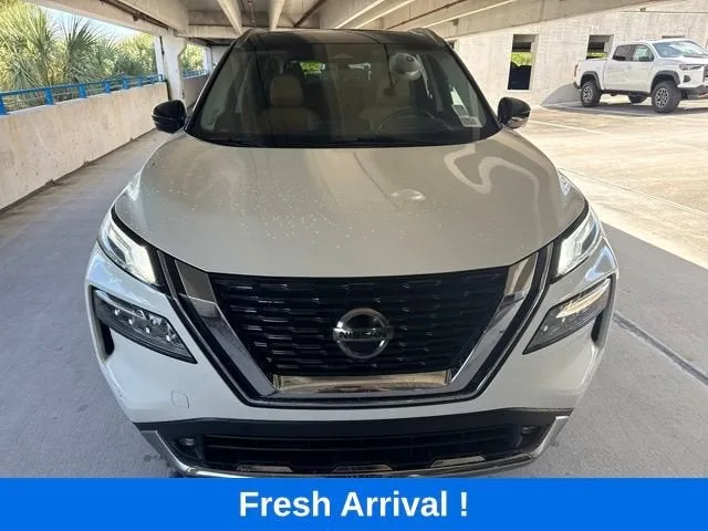 2021 Nissan Rogue Platinum photo 19