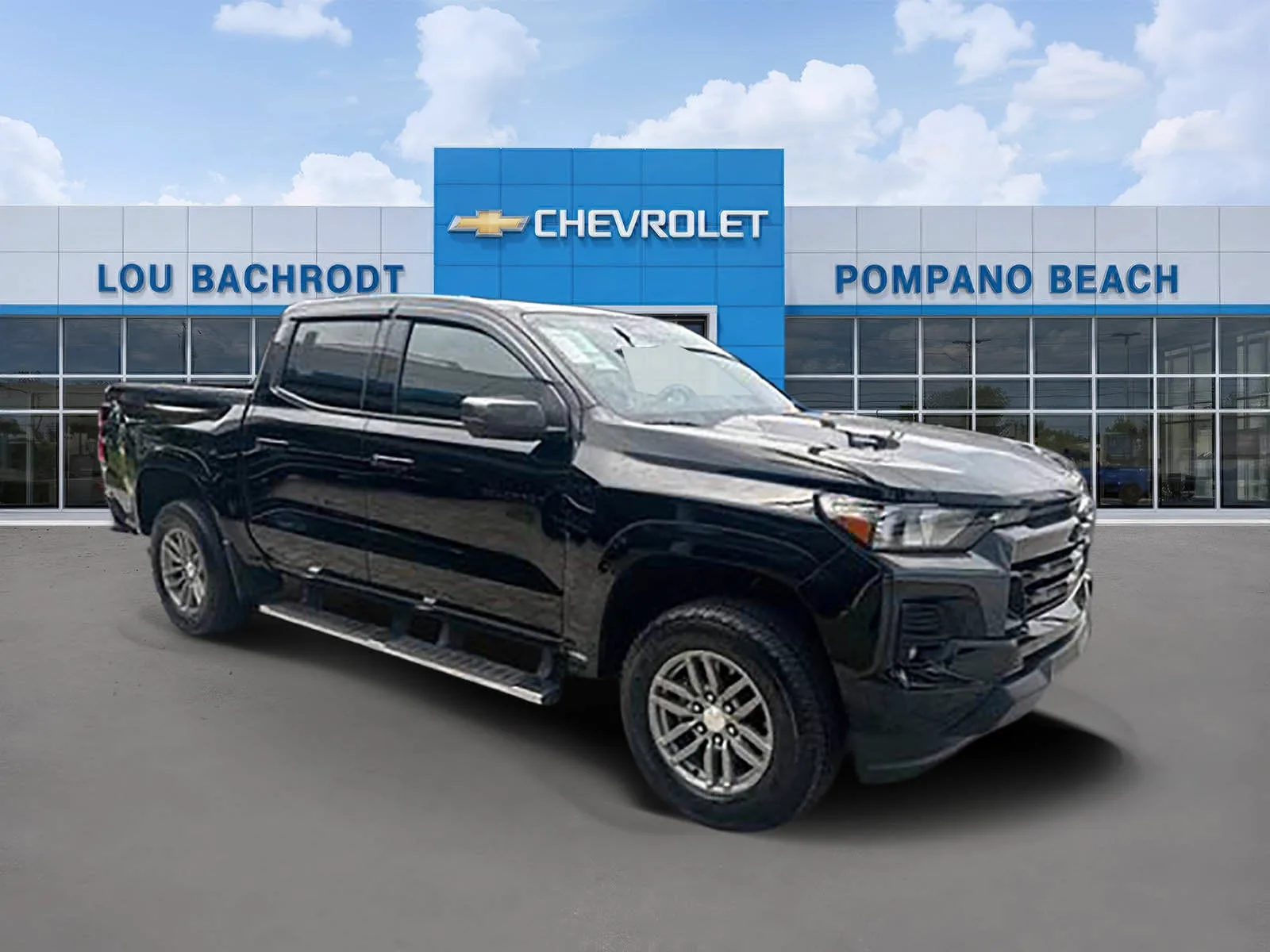 2024 Chevrolet Colorado LT photo 2