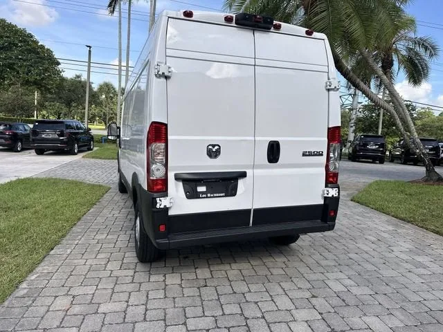 2024 RAM ProMaster Cargo Van Tradesman photo 35