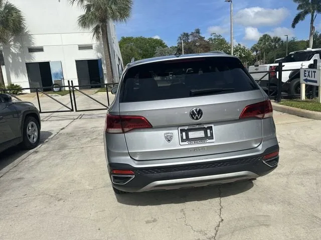 2024 Volkswagen Taos SE photo 34