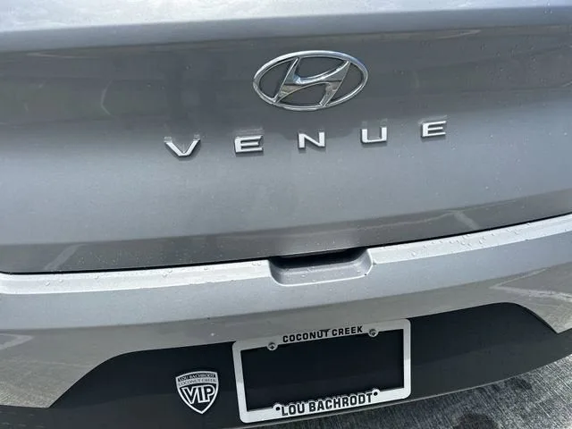 2025 Hyundai Venue SEL photo 13