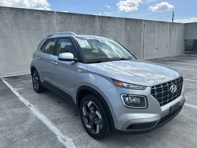 2025 Hyundai Venue SEL photo 39