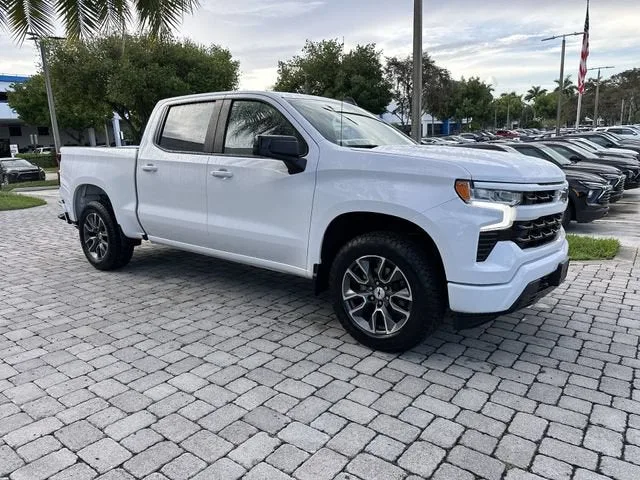 2023 Chevrolet Silverado 1500 RST photo 16