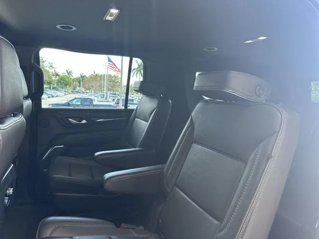 2022 GMC Yukon XL Denali photo 27