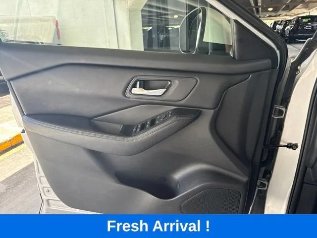 2024 Nissan Rogue SV photo 10