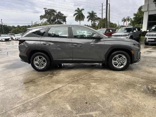 2026 Hyundai Tucson SE photo 14