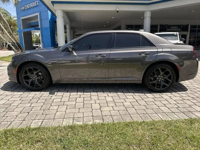 2023 Chrysler 300 300S photo 32