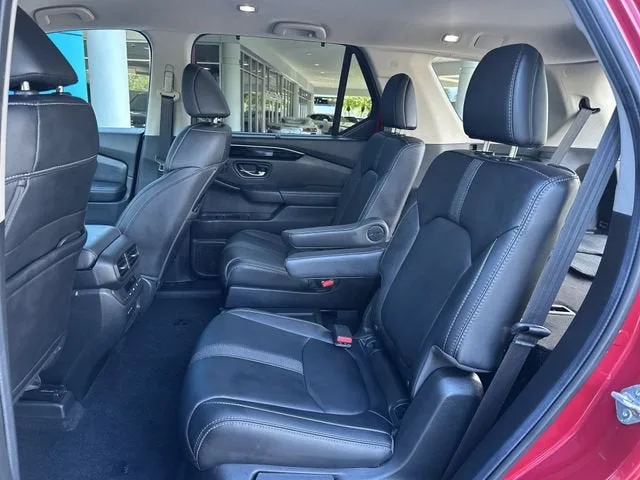 2024 Honda Pilot EX-L 7 Passenger photo 27