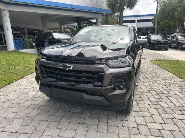 2024 Chevrolet Colorado LT photo 38