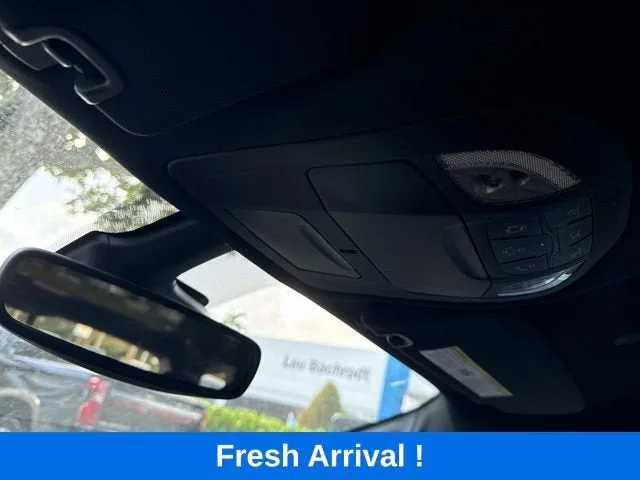 2024 Chrysler Pacifica Touring photo 11
