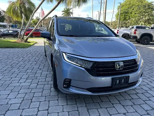 2024 Honda Odyssey Elite photo 17