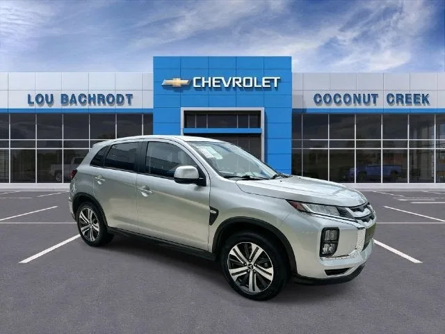 2025 Mitsubishi Outlander Sport S photo 2