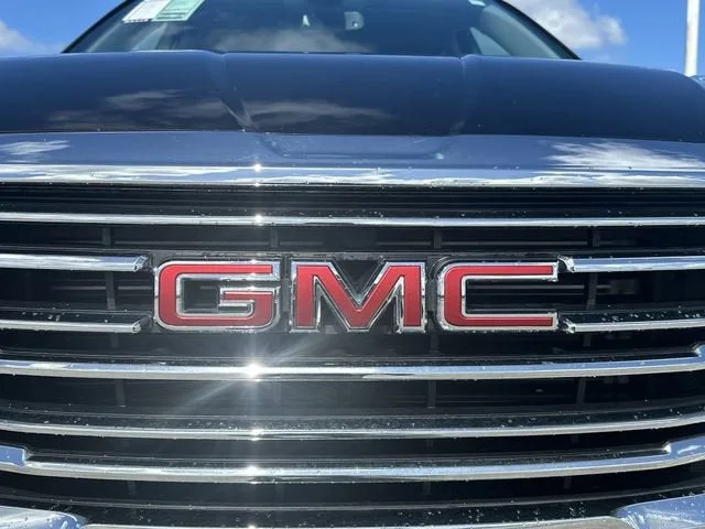 2024 GMC Terrain SLT photo 10