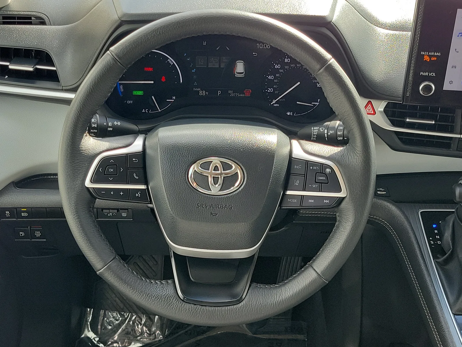 2026 Toyota Sienna XLE photo 18