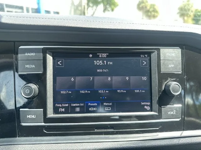 2024 Volkswagen Jetta SE photo 25