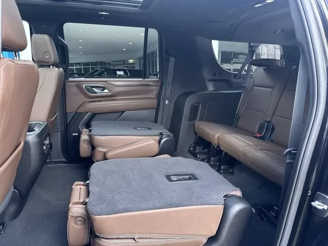 2024 Chevrolet Suburban High Country photo 27