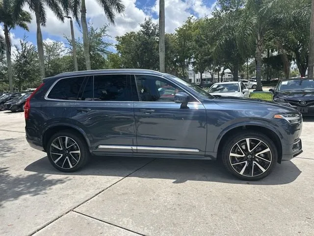 2023 Volvo XC90 Plus photo 17